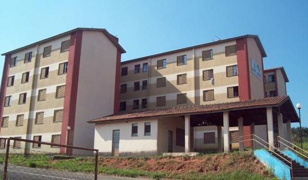 Três jovens são baleados por possível acerto de contas