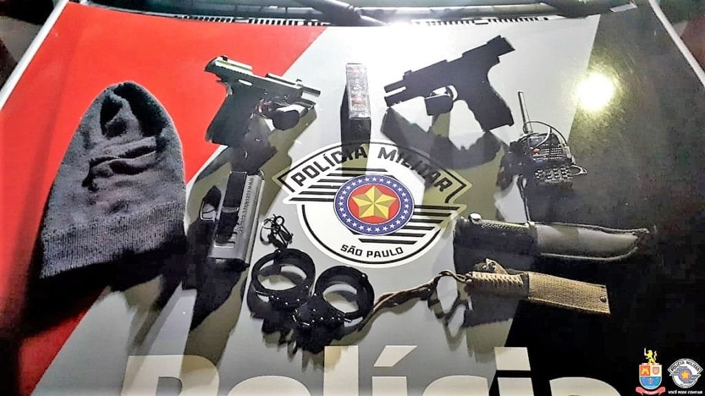 PM prende homens por porte ilegal de arma