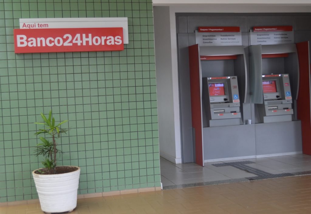 Regional do Pirapitingui agora tem caixa da rede 24 Horas