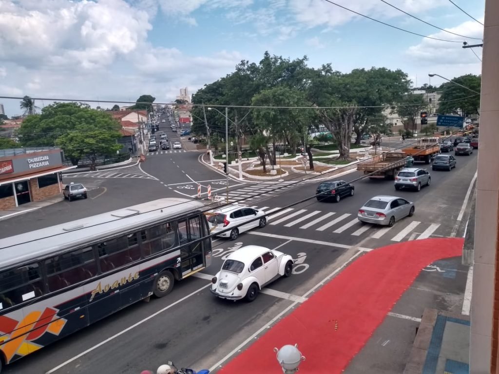 Praça Gaspar Ricardo é liberada ao trânsito após obras de canalização