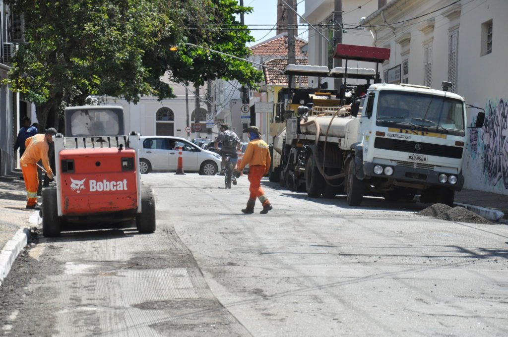 Prefeitura de Itu inicia recapes das ruas do Centro