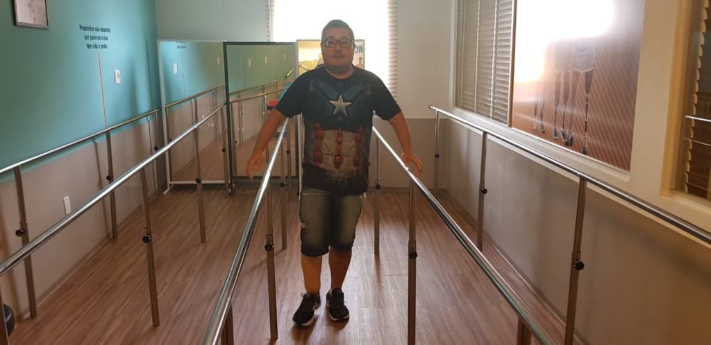 Solidariedade: Chiquinho consegue prótese e volta a andar