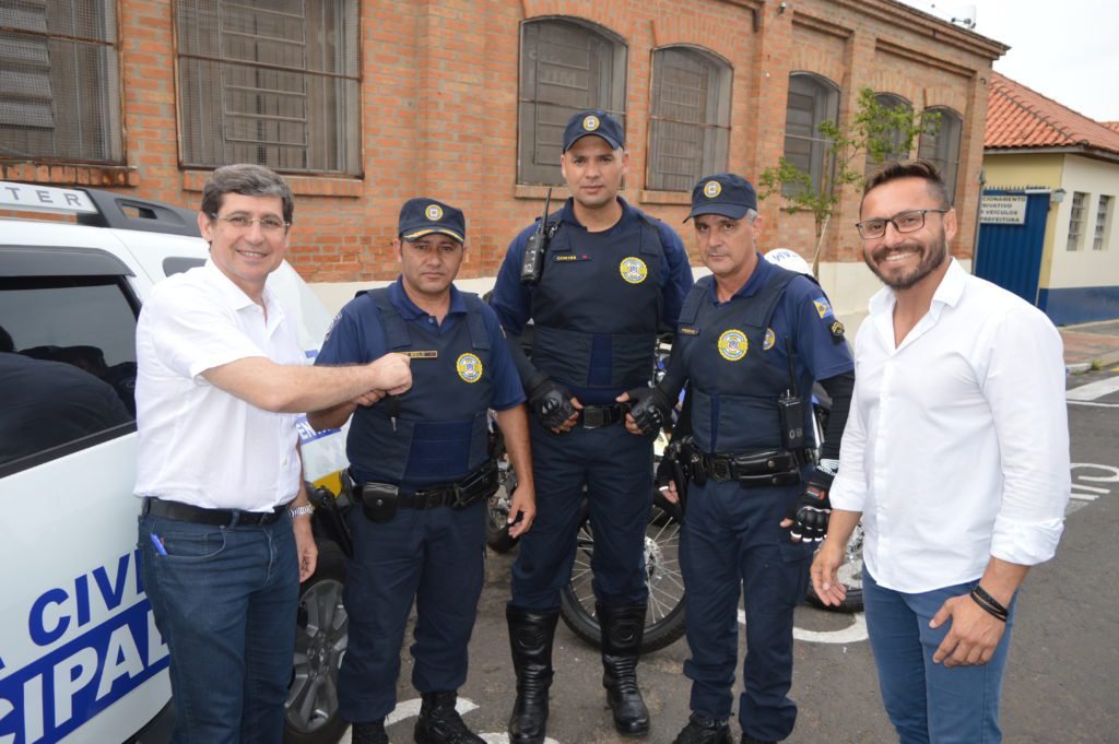 Prefeitura adquire novos veículos para  Saúde e Segurança 