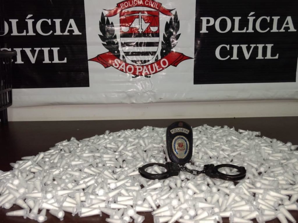 Ajudante  é preso com grande quantidade de cocaína