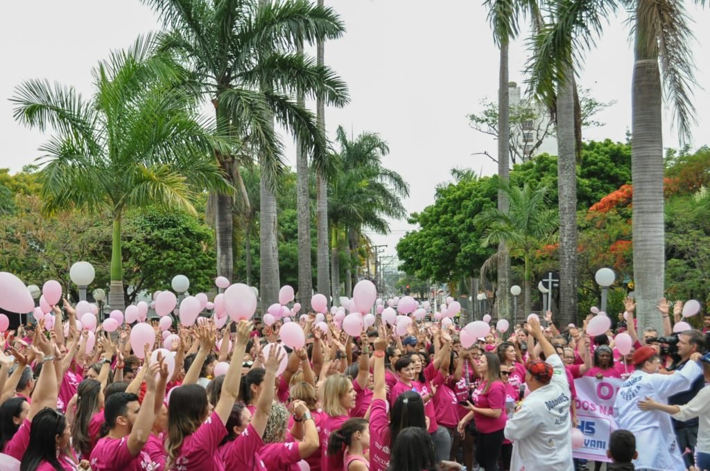 Centro da cidade terá Caminhada Outubro Rosa neste sábado