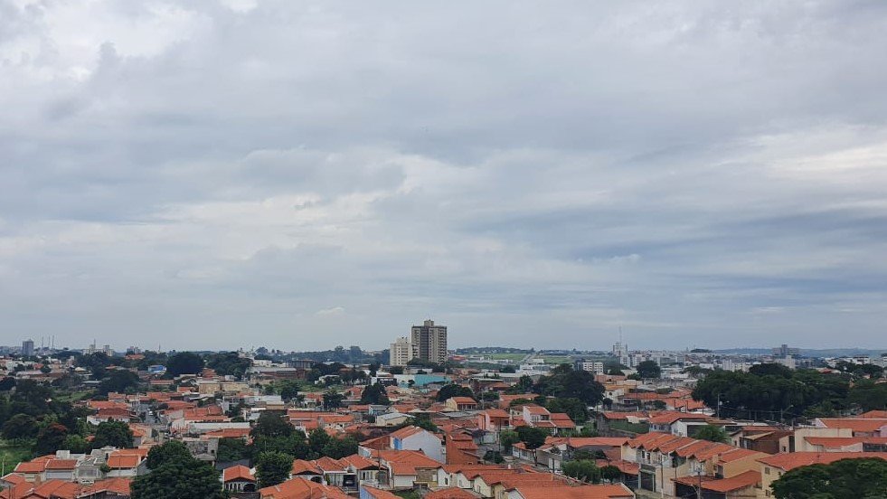 Próximos dias serão de tempo seco, frio pela manhã e calor a tarde
