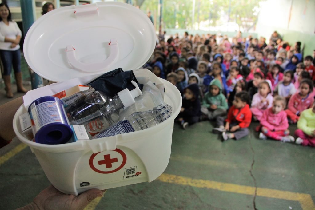 Unidades escolares municipais passam a contar com kit de Primeiros Socorros