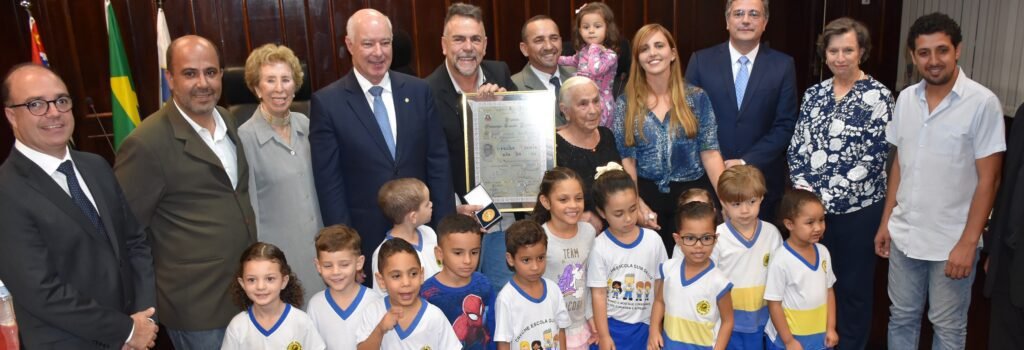 Creche Escola Guia da Luz recebe Diploma e Medalha Monsenhor Camilo Ferrarini