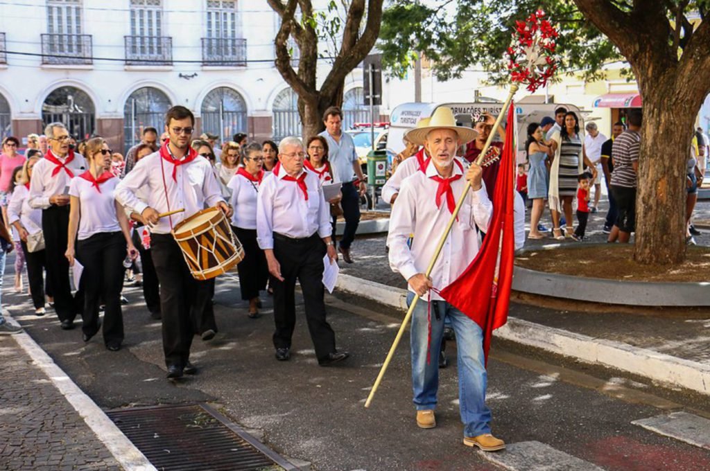 Cortejo Solene da Bandeira do Divino será neste domingo
