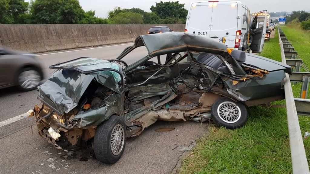 Mulher é vítima fatal de acidente na SP-75