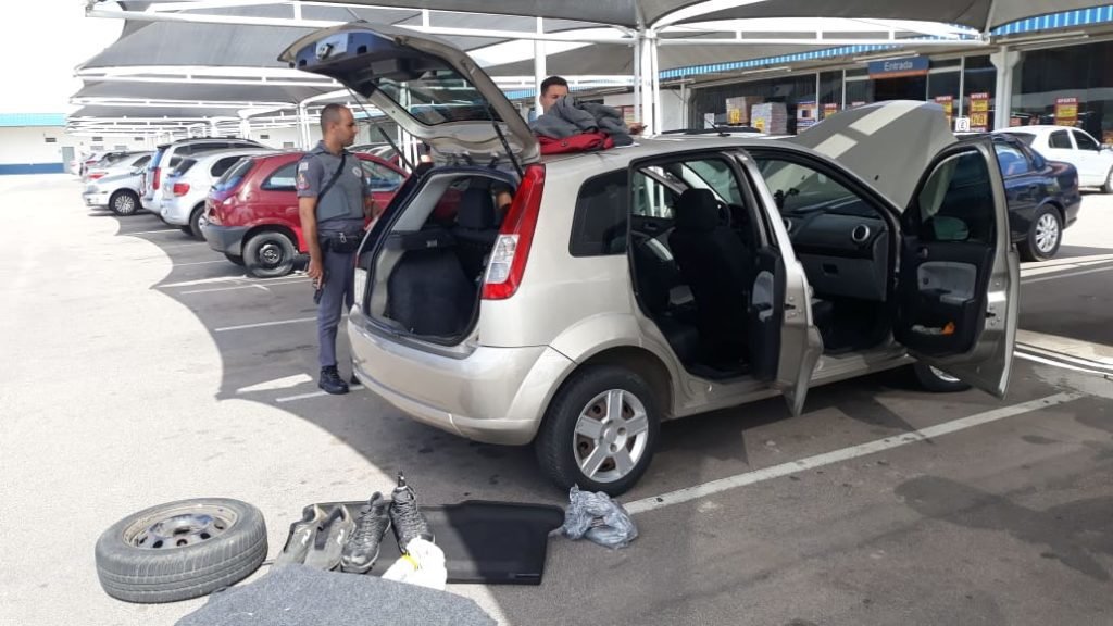 PM e GCM prende ladrões de veículo