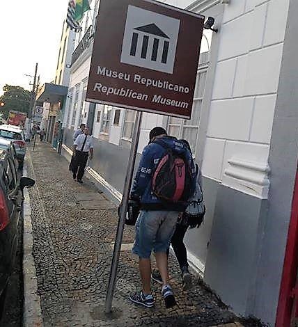 Prefeitura fala sobre polêmica placa turística