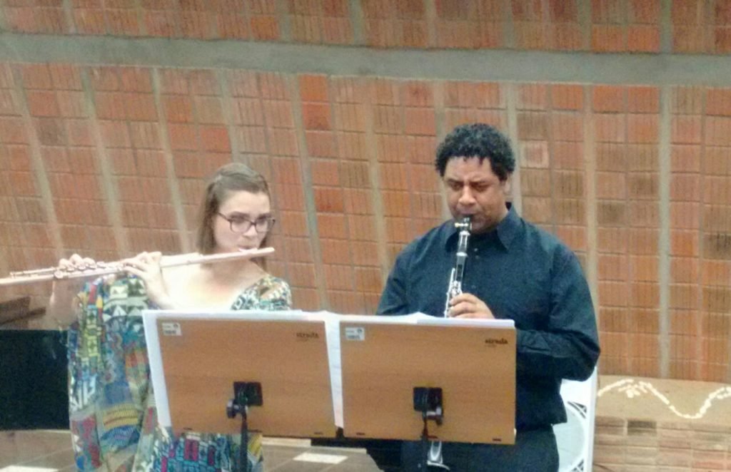 Jovem ituana musicista pede ajuda para estudar