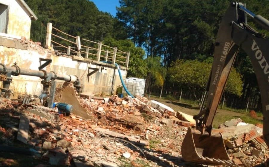 Moradores reclamam de falta de água na região do Pirapitingui