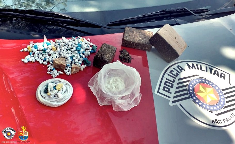 Após denúncia anônima, PM prende traficante no Jardim Vitória