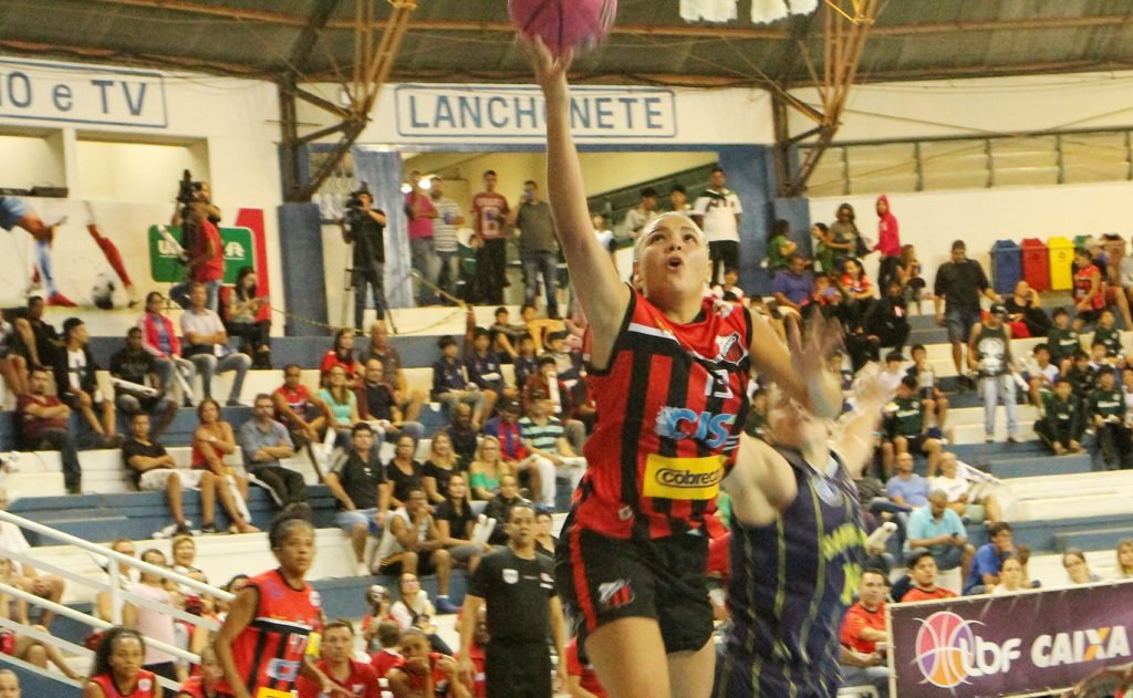 Em casa, Ituano Basquete perde mas leva troféu