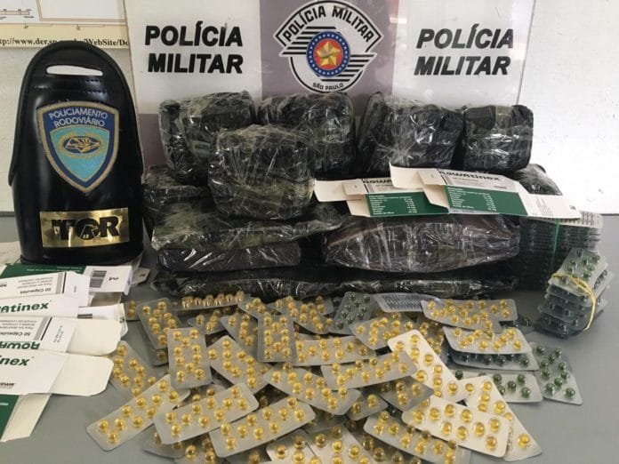 Idosa é presa com remédios proibidos