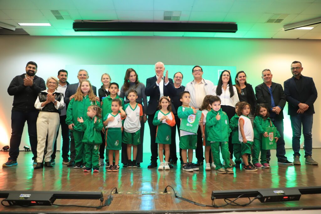 Prefeitura de Itu apresenta uniformes escolares