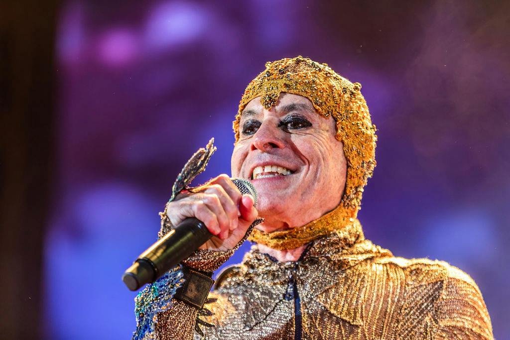 Ney Matogrosso traz show ‘Bloco na Rua’ para Sorocaba