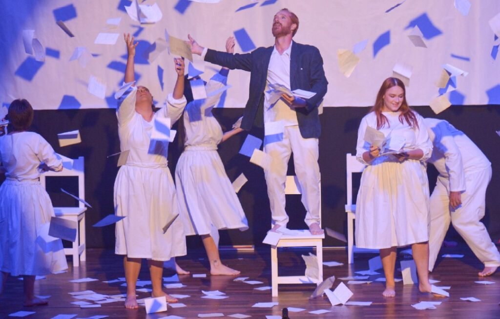 Teatro Yara tem diversas atrações neste mês