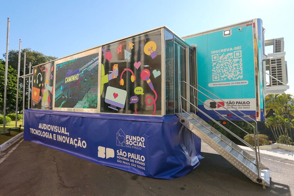 Cursos gratuitos na área de pet shop, beleza e confecção industrial ainda têm vagas