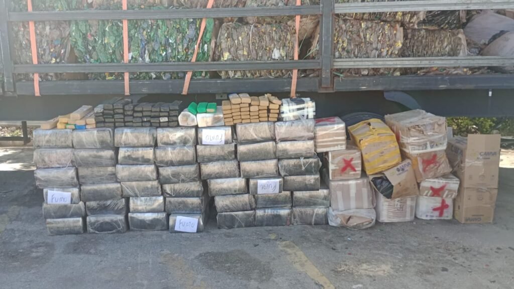 Caminhão com mais de 1 tonelada de maconha é apreendido entre Itu e Salto