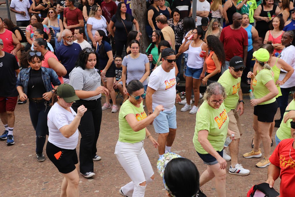 Flashback na Praça terá edição especial em homenagem ao Dia Internacional da Mulher