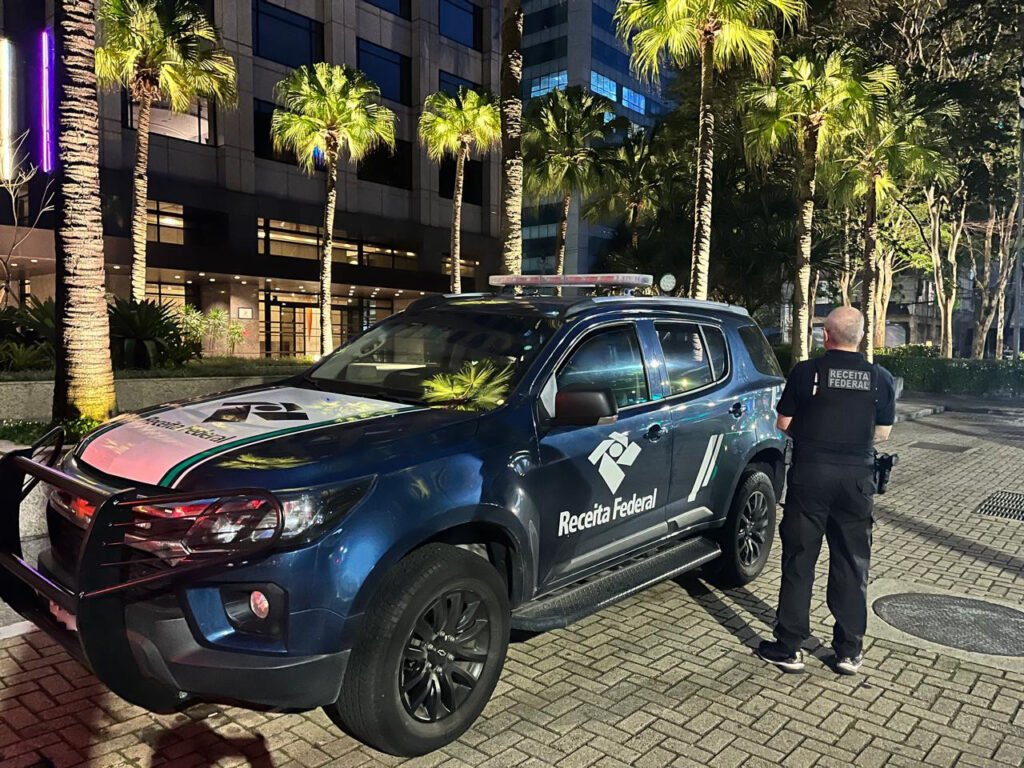 Receita Federal e Polícia Federal combatem falsa consultoria tributária que causou prejuízo de R$ 450 milhões