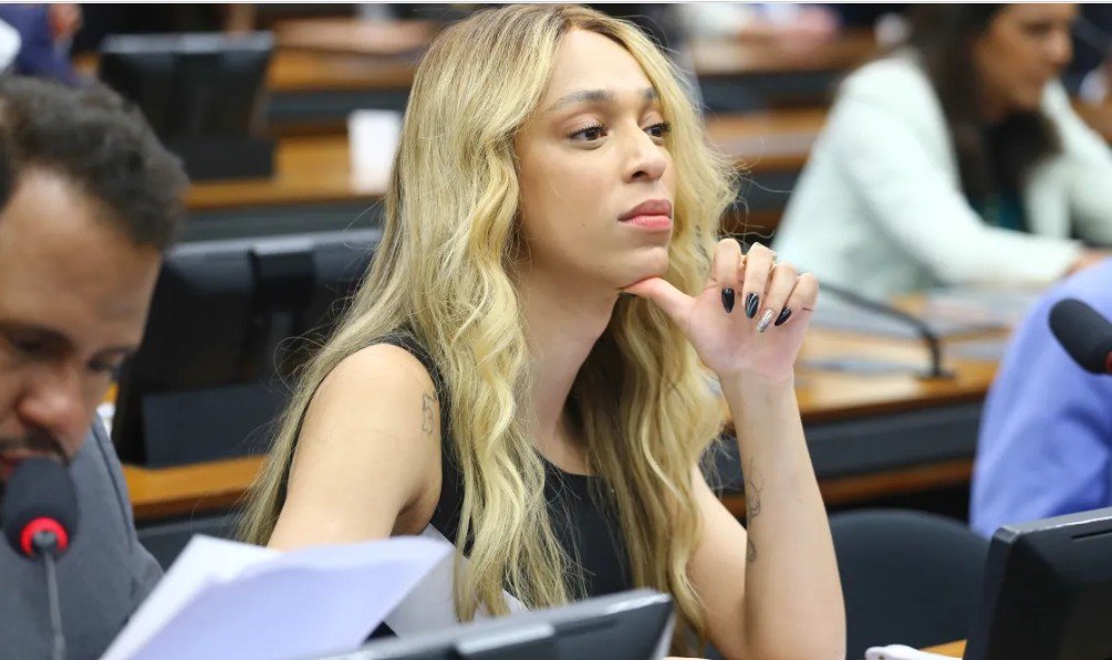 Cursinho Popular de Itu recebe Erika Hilton neste sábado