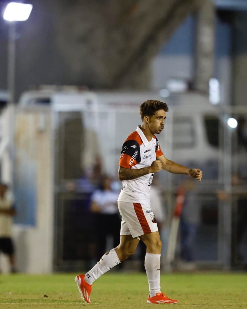 Ituano vira, vence nos acréscimos com golaço e assume a liderança