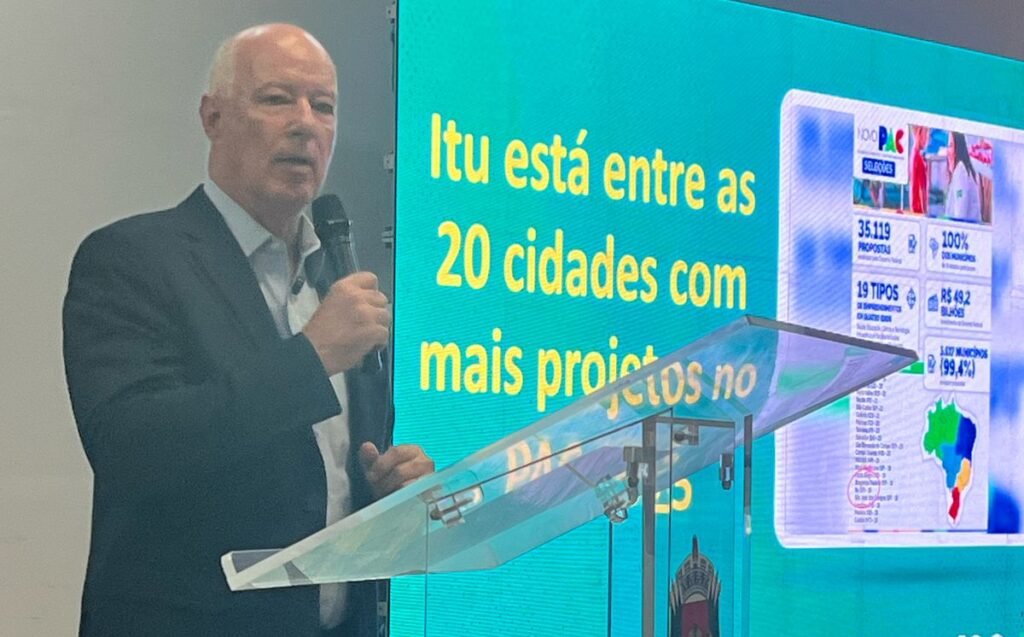 Herculano anuncia retirada de outdoor na cidade e outras ações