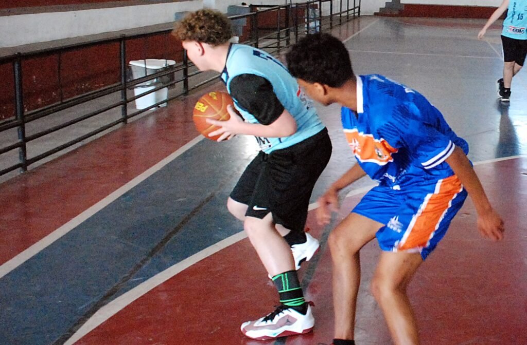 Secretaria de Esportes abre inscrições para aulas de basquete em Itu