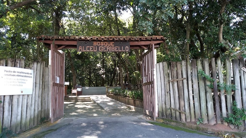 Feira de Orgânicos acontece aos sábados no Bosque Alceu Geribello