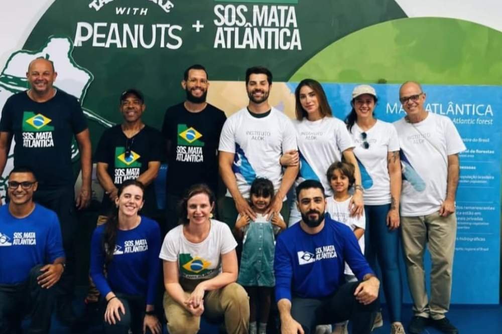 Alok, junto com a família, visita projeto ambiental em Itu