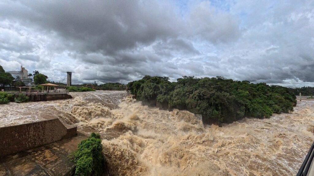 Chuvas causam transtornos em Salto e paralisação no abastecimento