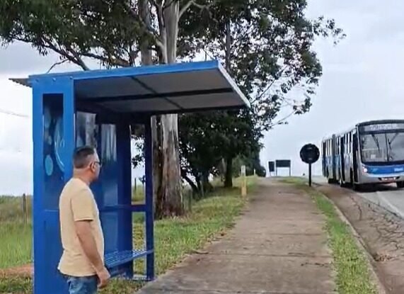 Itu recebe novos abrigos de ônibus