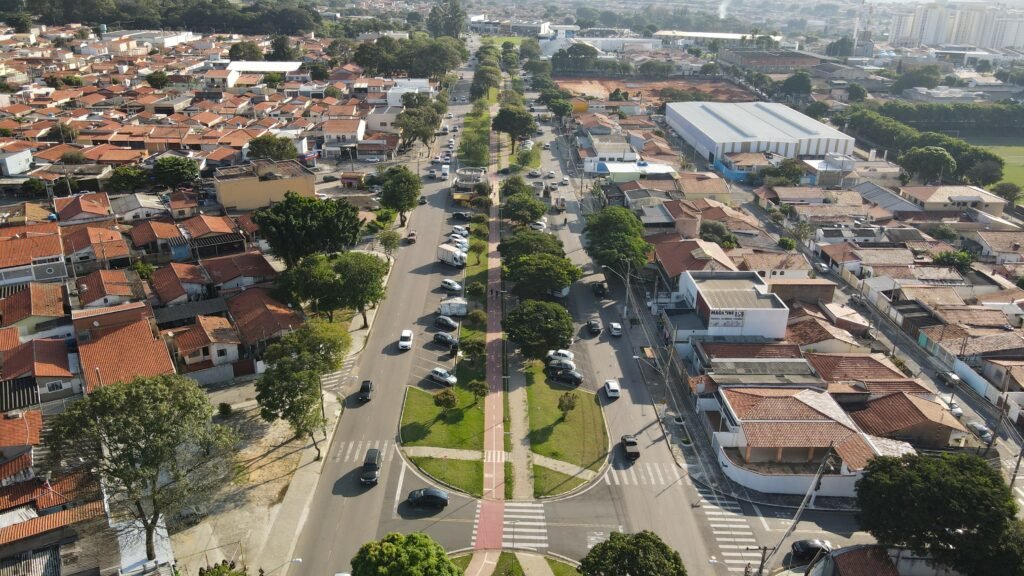 Cruzamentos da Avenida Francisco Ernesto Fávero serão reabertos em março