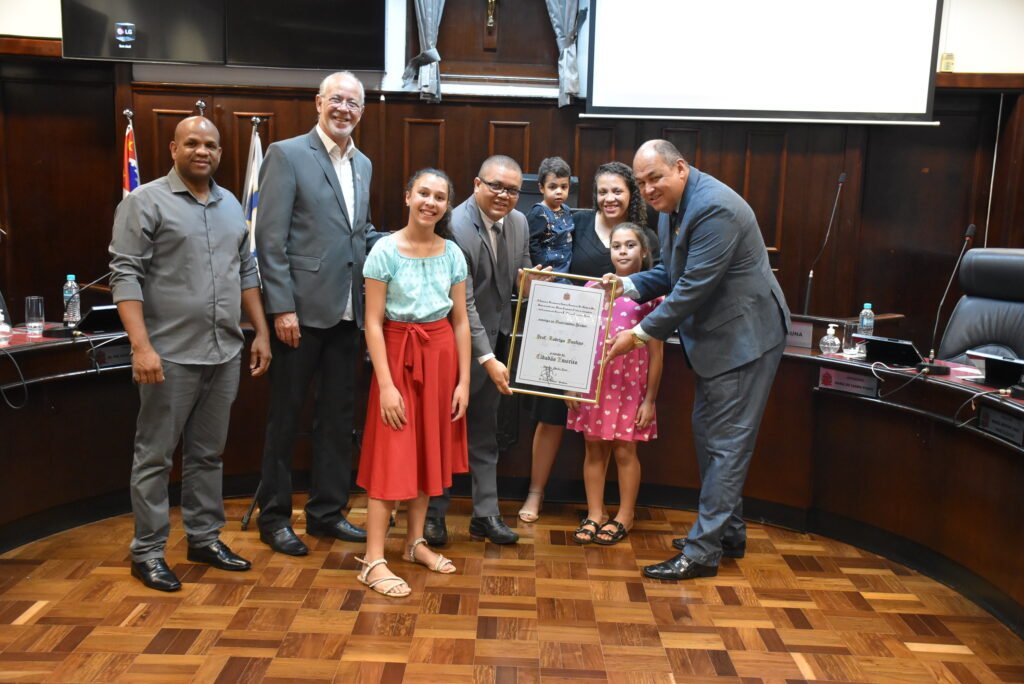 Professor Rodrigo Paulino é recebe Título de Cidadão Emérito