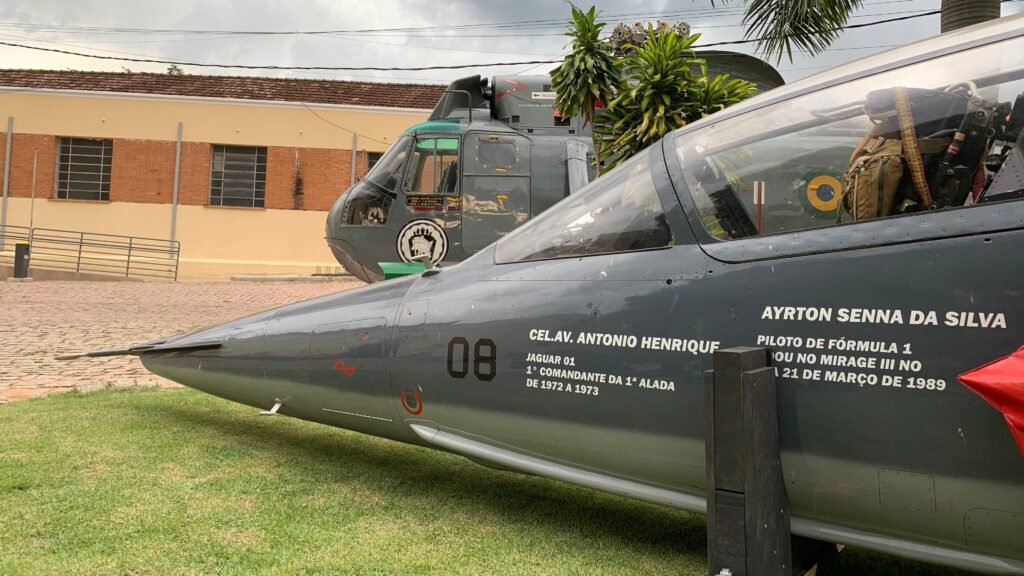 Museu Asas de um Sonho recebe duas aeronaves, uma delas pilotada por Ayrton Senna