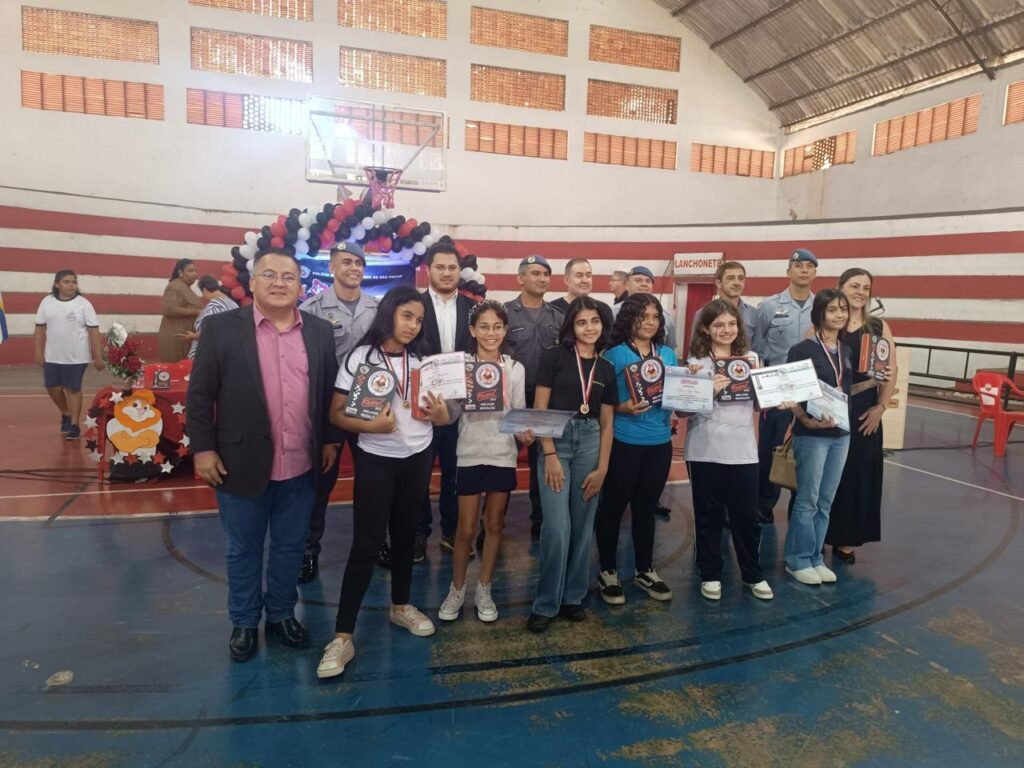 Mais de 500 alunos realizam formatura no PROERD