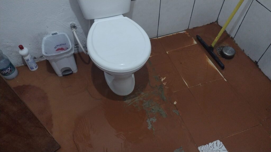 Chuva gera transtornos em ruas e residências de Itu