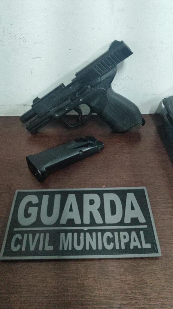 Tentativa de roubo de emagrecedores em farmácia termina com três adolescentes apreendidos