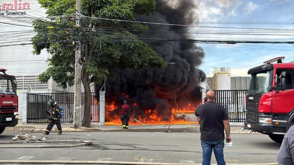 Incêndio atinge empresa de produtos químicos em Indaiatuba