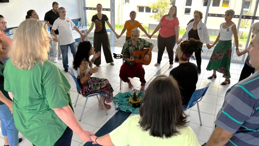 Instituto Santa Luzia recebe projeto de Dança Circular
