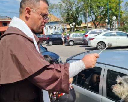 Comunidades católicas celebram Dia de São Francisco de Assis com bênção dos animais
