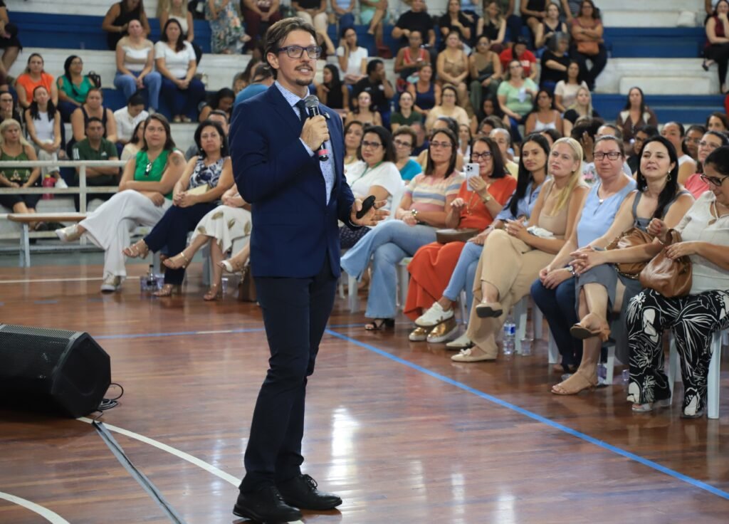 Itu promove palestra de abertura do ano letivo para educadores da rede municipal