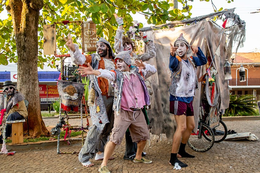 Porto Feliz tem apresentações e oficinas teatrais em ruas, praças e escolas