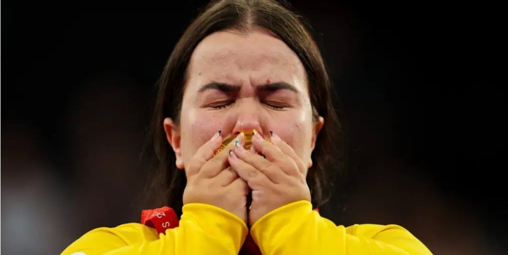 Mariana D’Andrea é bicampeã paralímpica e bate recorde em Paris