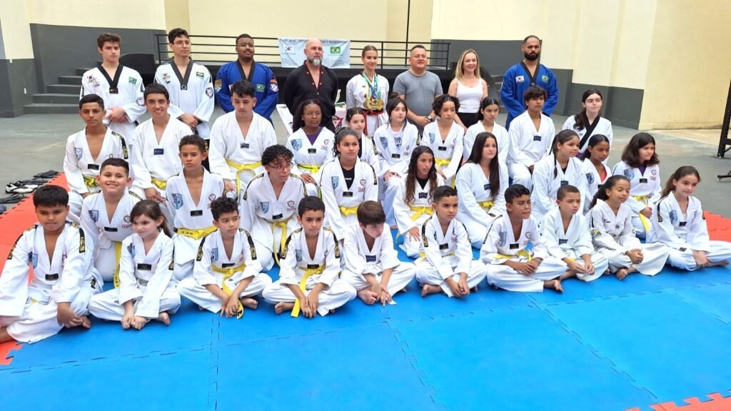 Projeto social, mantido pelo SECOM, realiza evento de troca de faixas