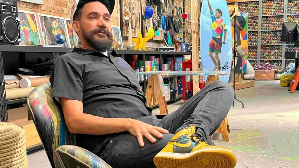 Eduardo Kobra completa 49 anos e fala sobre sua trajetória